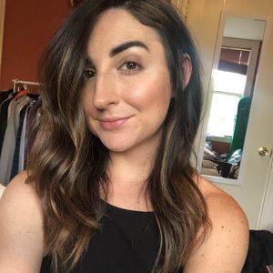 Meet your Posher, Hilary